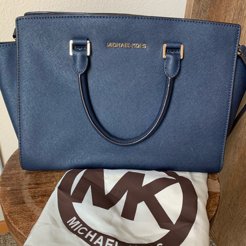 Michael Kors Selma Medium Satchel Crossbody